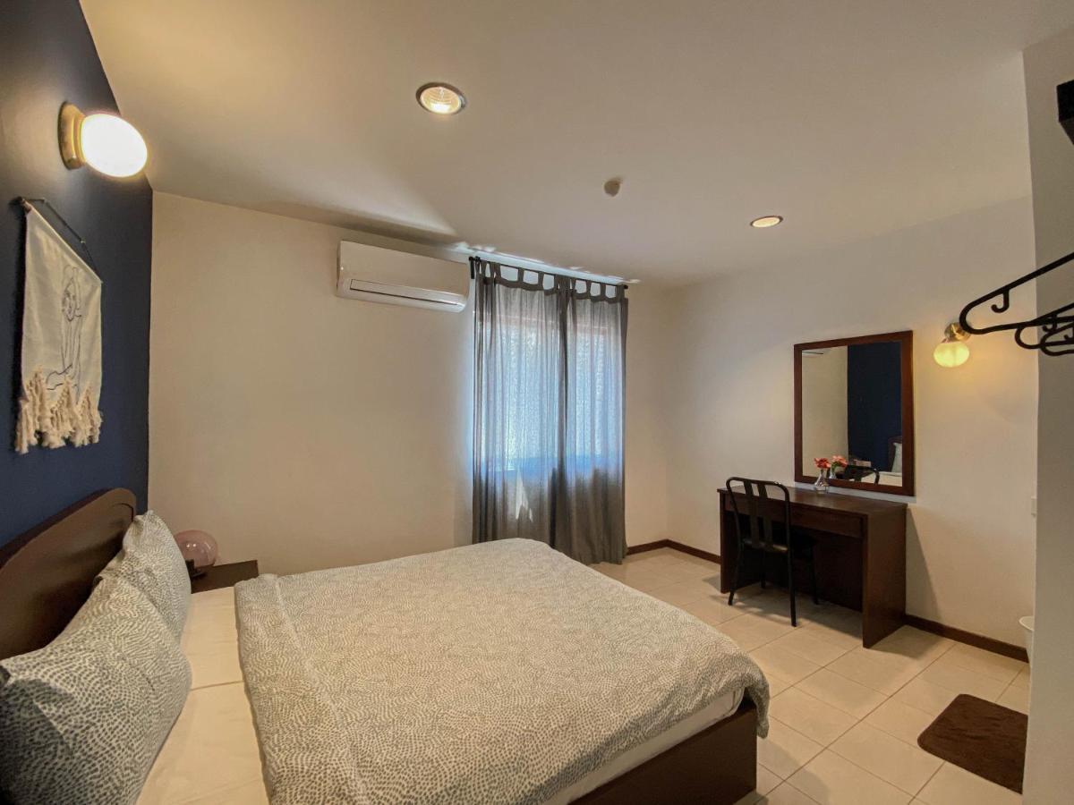 Aurora Court Service Apartment Kampong Makam Экстерьер фото